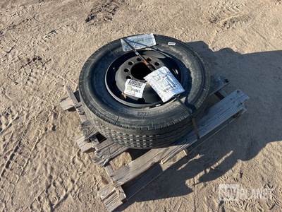Michelin 285/70R19.5 Tire w/Wheel