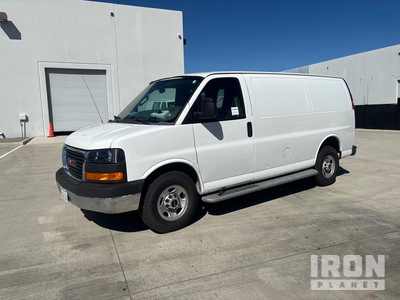 2018 GMC Savana Cargo Van