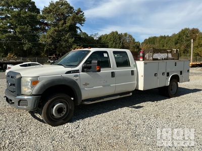 2014 Ford F-450 XL 4x2 Crew Cab Utility Truck