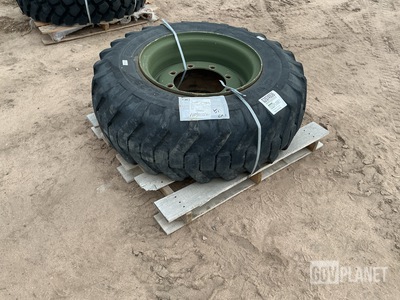 S.T.A. 17.5-25 Tire w/Wheel