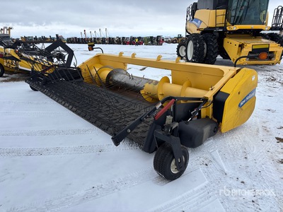 2011 New Holland 790CP-15 15 ft Encabezado de recogida combinada