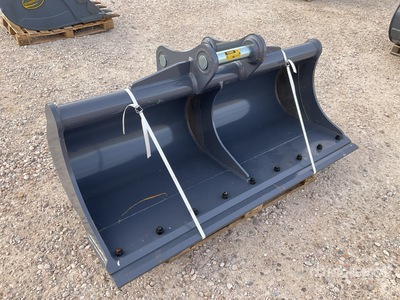 Strickland 1830 mm Ditch Cleaning Excavator Bucket - Fits Hitachi ZX135 (Unused)