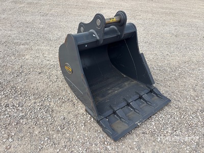 Strickland BT21 1220 mm Loading Excavator Bucket - Fits Hitachi ZX210 (Unused)