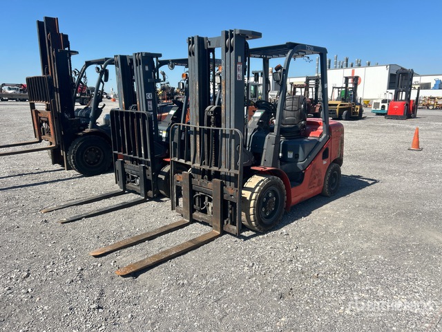 Heli CPCD35-KU20H 6085 lb Pneumatic Tire Forklift