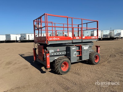 2018 Skyjack SJ8831 Dual Fuel Scissor Lift