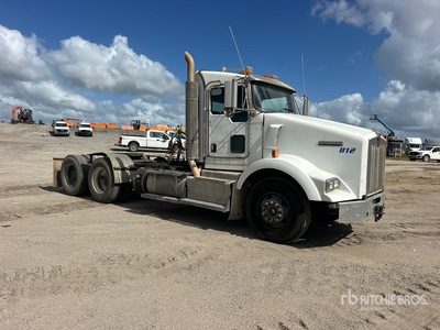2014 Kenworth T800 T/A Day Cab Truck Tractor