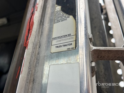 2014 Kenworth T800 T/A Day Cab Truck Tractor
