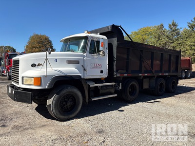 1996 Mack 700 8x4 Tri/A Dump Truck