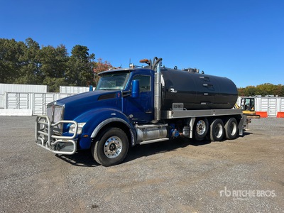 2019 Kenworth T880 8x4 Tanker Truck