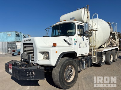 1999 Mack MR688S 8x4 Mixer Truck