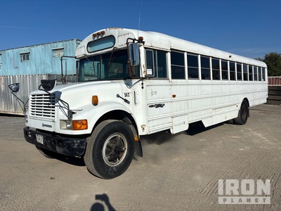 1993 International 3800 4x2 46-Seat Crew Carrier Autobus