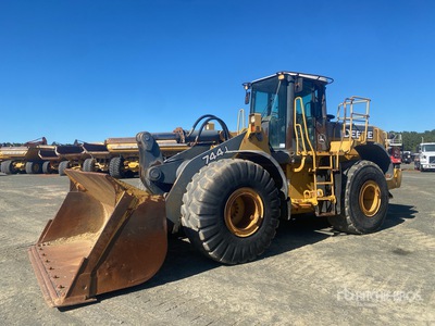 2004 John Deere 744J Wheel Loader