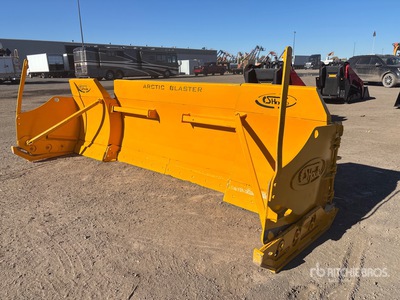 Houle 12 ft Hydraulic Reversing Extendable Snow Pusher