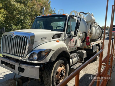 2009 International 7400 Vacuum Tanker Truck