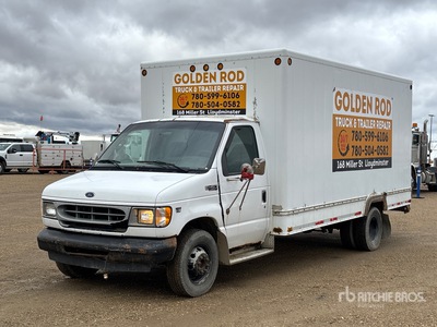 2002 Ford Econoline E-450 4x2 Camion fourgon