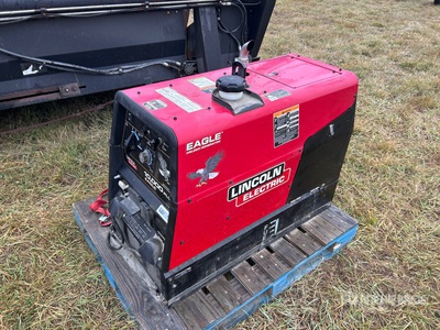 Lincoln 10,000 Plus Eagle 225 A Stick Electric Welder