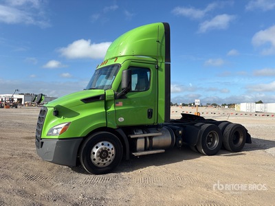 2022 Freightliner Cascadia 116 6x4 Day Cab Truck Tractor