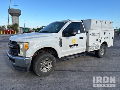 2017 Ford F-250 XL 4x4 Camion de lubricacion