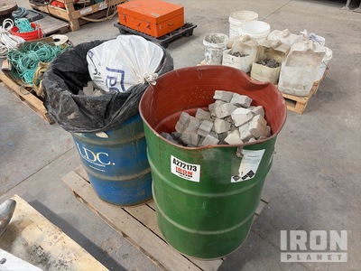 Quantity of Concrete Chairs その他 - 店舗 & 倉庫