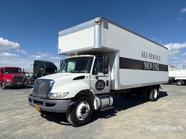 2013 International 4300 4x2 Van Truck