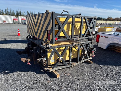 2013 Attenuator Attachment Divers - Dispositifs de contrôle de circulation routière