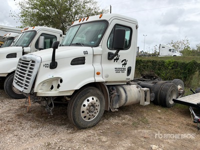 2015 Freightliner Cascadia 113 6x4 Ciągnik siodłowy T/A z kabiną dzienną (Inoperable)