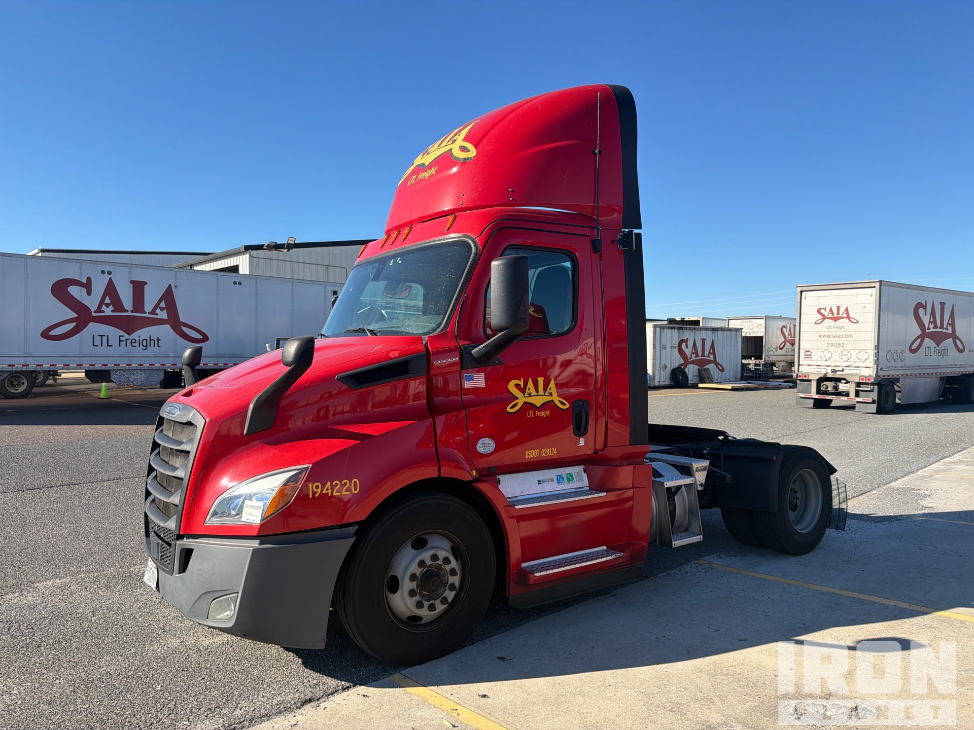 2019 Freightliner Cascadia 125 4x2 Day Cab Truck Tractor