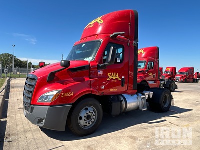 2021 Freightliner Cascadia 113 4x2 Day Cab Truck Tractor