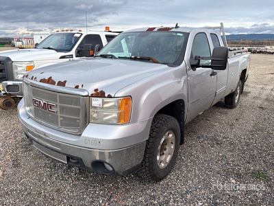 2010 GMC Sierra 3500HD 4x4 Extended Cab Pickup