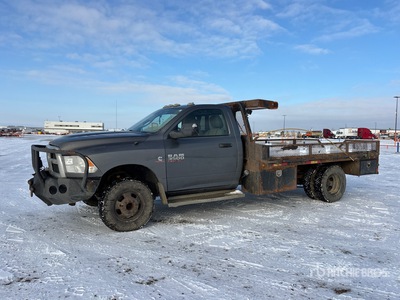 2013 Ram 3500 Heavy Duty 4x4 Camion à Plateau