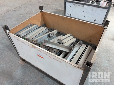 Quantity of Assorted Straight Boxing Brackets Varios, herramientas manuales