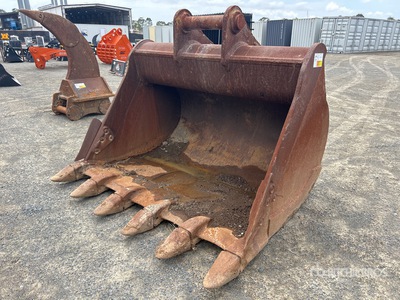TE 1750 mm Q/C Digging Excavator Bucket - Fits Hitachi ZX360