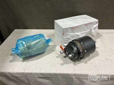 (38) AxleTech 327601016E Air Brake Chambers
