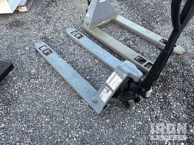 Quantity of (2) 2024 Uline 11000 lb Transpallet