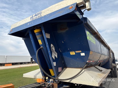 2015 Superior 39 ft Tri/A Remolque banera