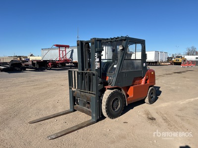 Nissan F04D40HV 8000 lb Cushion Tire Forklift