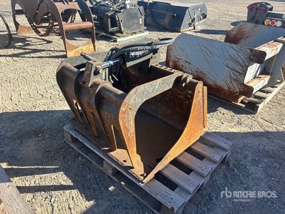 35 in Skid Steer Grapple Bucket
