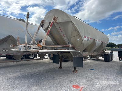 1984 Fruehauf HAB-F2-J 1200 Rimorchio cisterna pneumatico