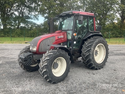 2014 Valtra A93H 4WD Tractor
