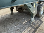 Carrier with Stabilizer Jacks