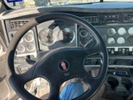 Cab with Elementy sterujące układem sterowania
