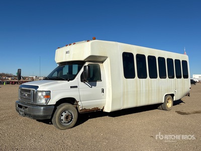 2014 Ford E-450 Econoline 4x2 21-Seat Transit Bus