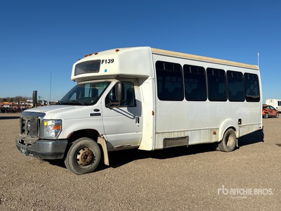 2016 Ford E-450 Econoline 4x2 24-Seat Transit Bus