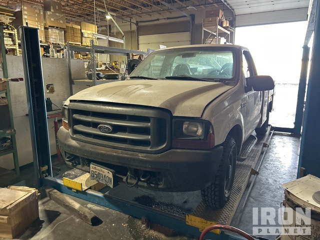 1999 Ford F-250 XL 4x2 Utility Truck (Inoperable)