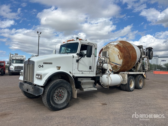 2005 Kenworth W900 6x4 Mixer Truck