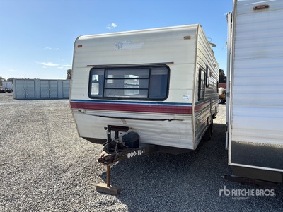1990 24 ft T/A Travel Trailer