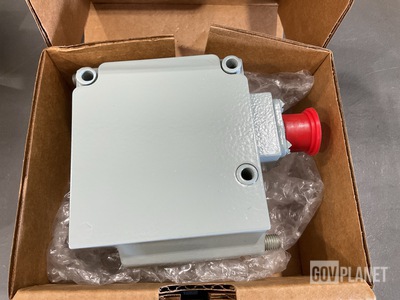 (6) Boeing 1061097-2 Sensitive Switches