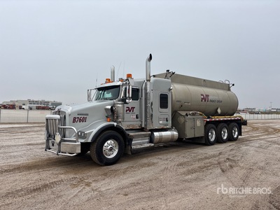 2015 Kenworth T800 20820 L 8x6 Sleeper Camion citerne à eau