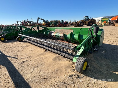 John Deere 615P 15 ft Encabezado de recogida combinada