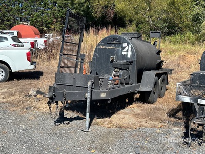 Ditch Runner DR-775XLT 775 Gallons Towable asphalt Trailer